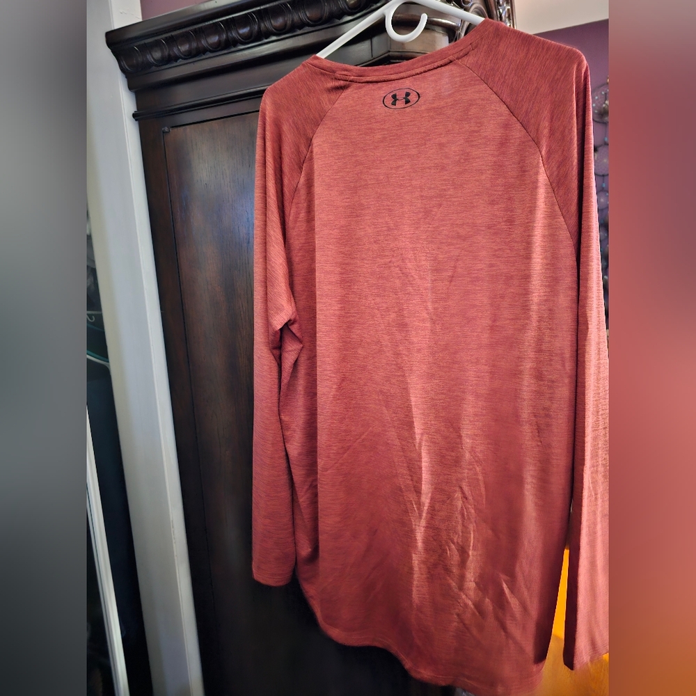 Under Armor Men's Loose Heatgear Heathered  Long Sleeve Size XXL COLOR RUSH - Picture 2 of 4